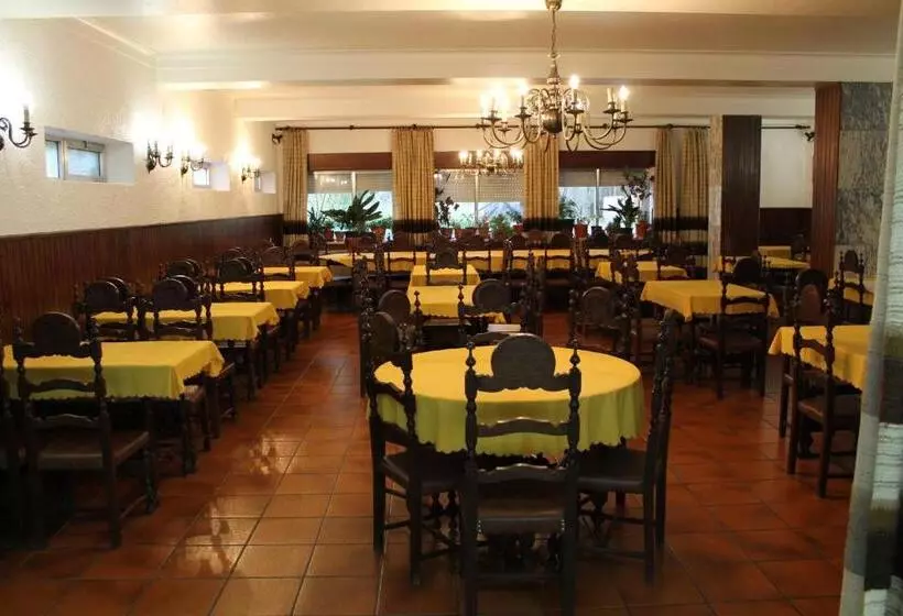 مسافرخانه Alojamento Local Santa Cruz