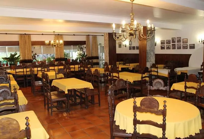 مسافرخانه Alojamento Local Santa Cruz