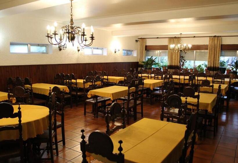 여관 Alojamento Local Santa Cruz