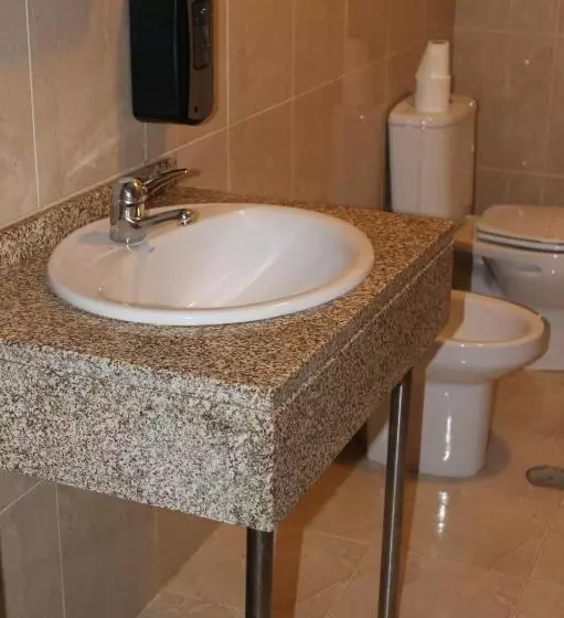 مسافرخانه Alojamento Local Santa Cruz