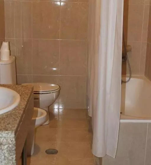 مسافرخانه Alojamento Local Santa Cruz