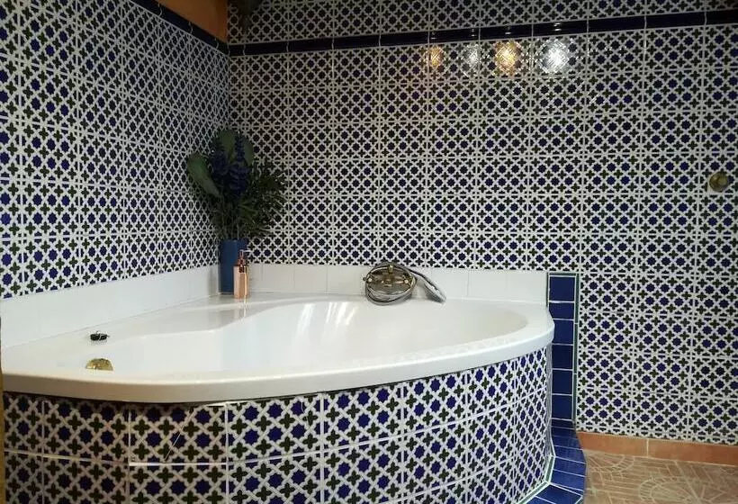 هتل Itsara Suites & Spa