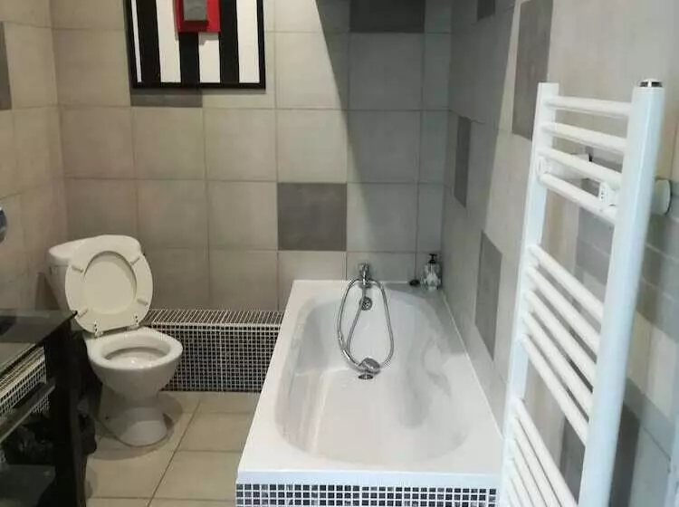 هتل Itsara Suites & Spa