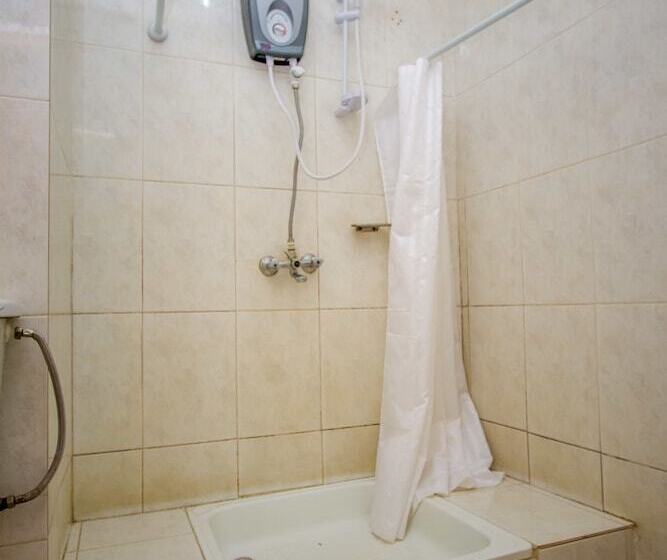 هتل Kisoro Tourist