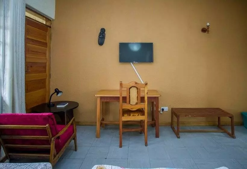 هتل Kisoro Tourist