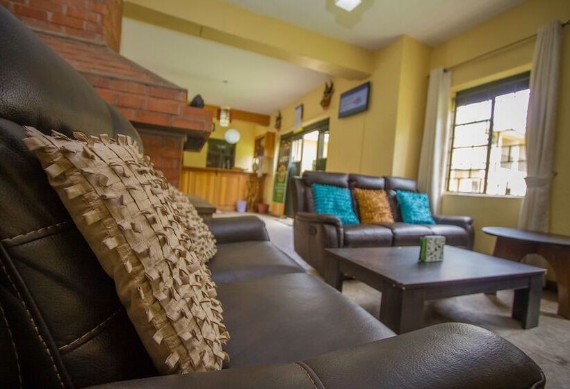 هتل Kisoro Tourist