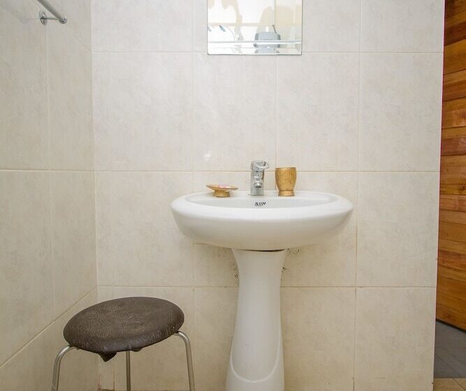 هتل Kisoro Tourist