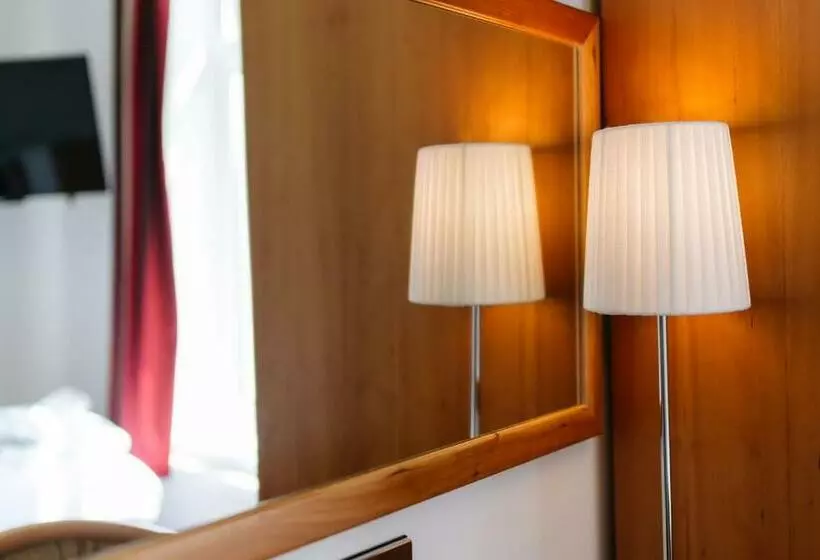 ホテル The Queens