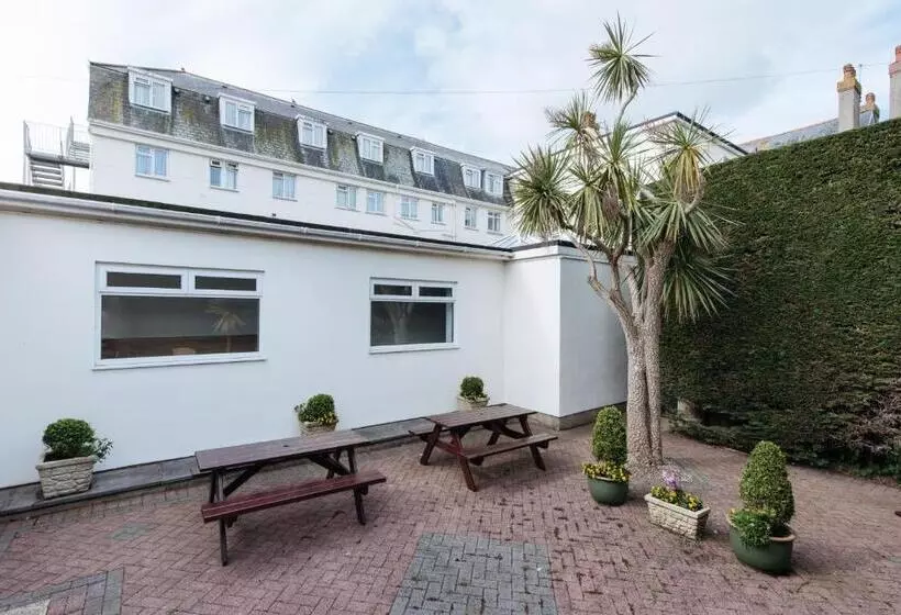 ホテル The Queens