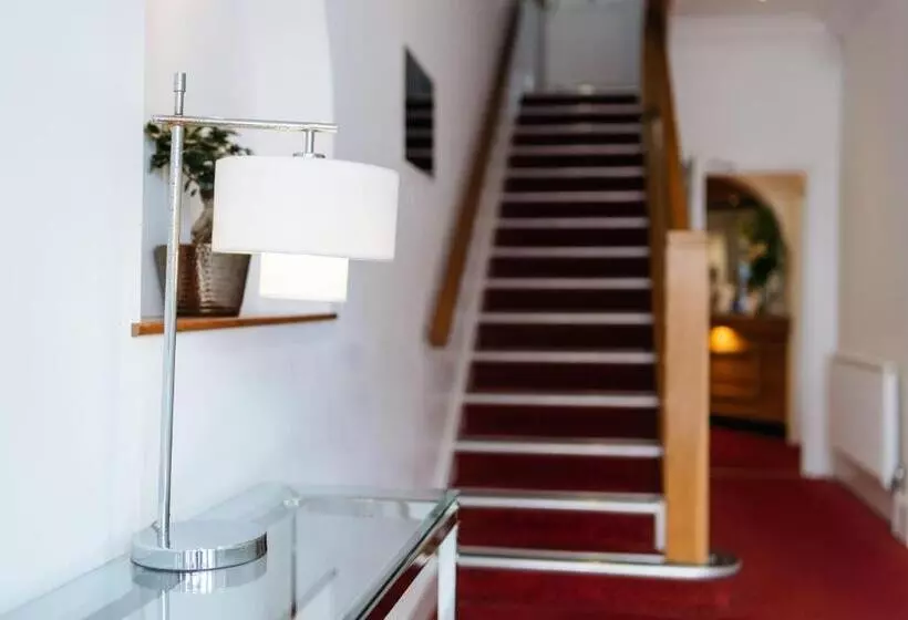 ホテル The Queens