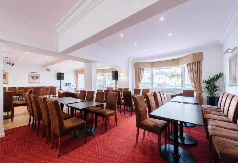 ホテル The Queens