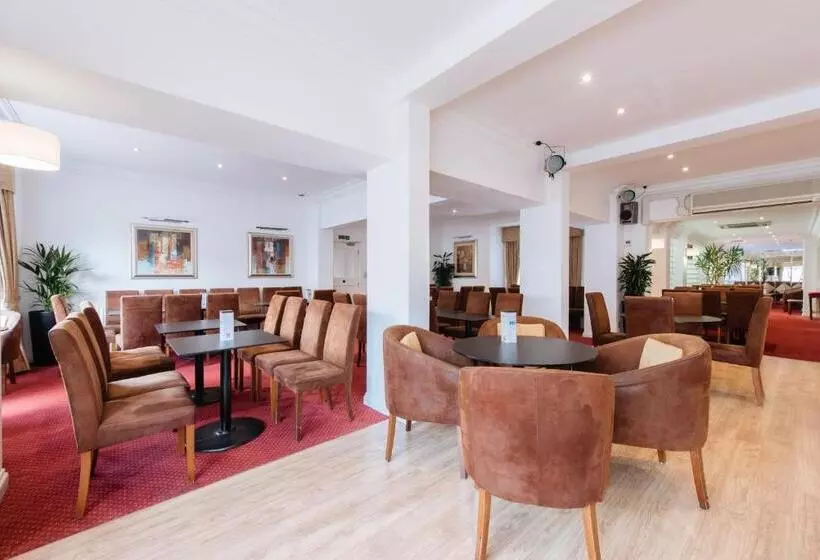 ホテル The Queens