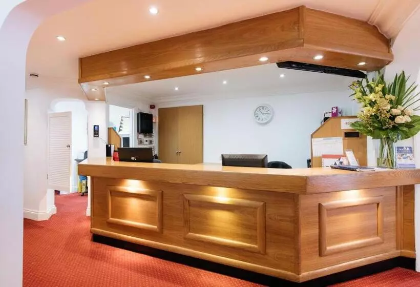 ホテル The Queens