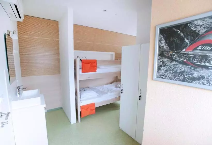 Windward Hostel Zadar
