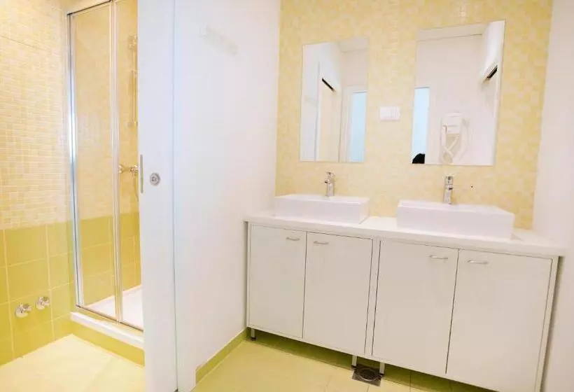 Windward Hostel Zadar