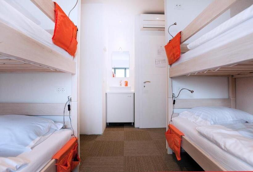 Windward Hostel Zadar