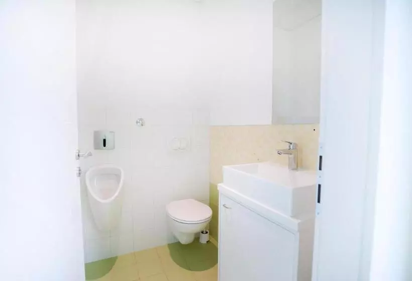 Windward Hostel Zadar