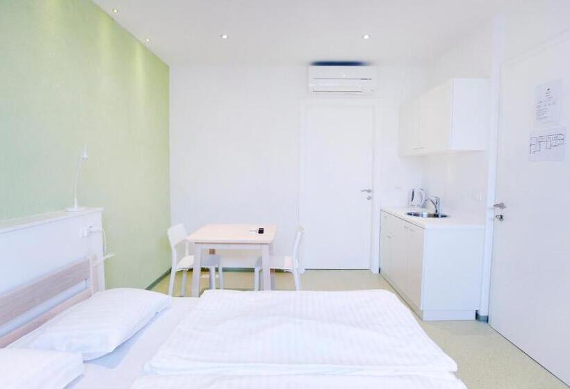 Windward Hostel Zadar