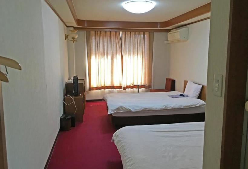 הוסטל Royal Inn Nara