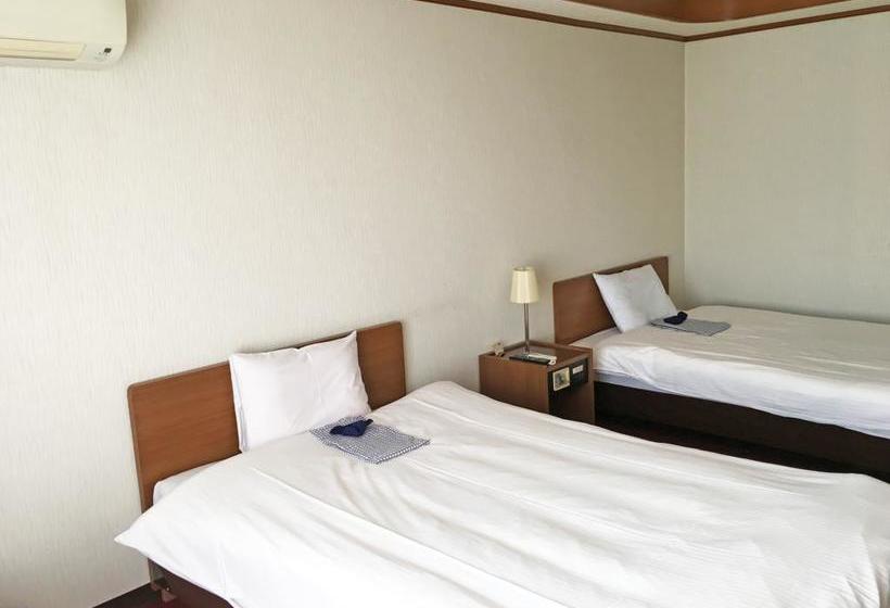 הוסטל Royal Inn Nara