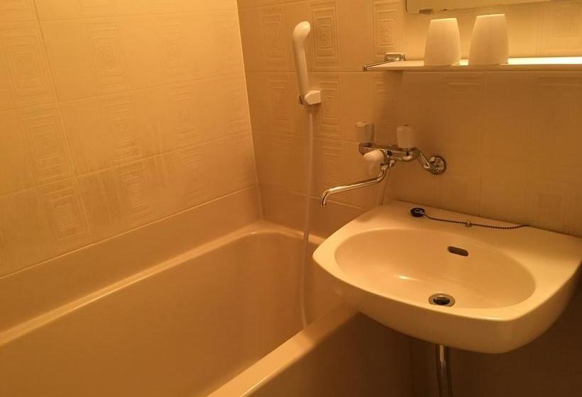 הוסטל Royal Inn Nara