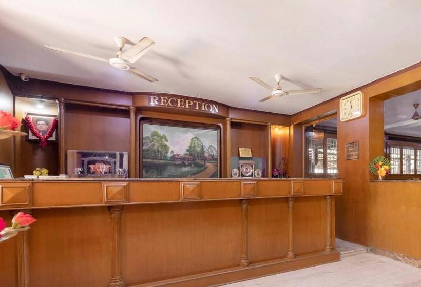 Otel Capital O 69811 Golden Tower