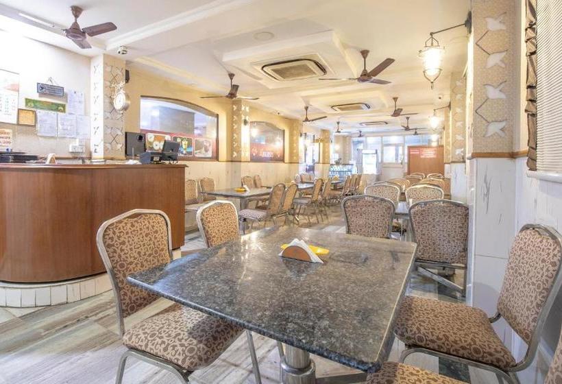 Otel Capital O 69811 Golden Tower