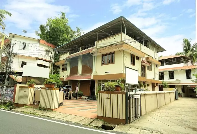 ホテル Oyo Rooms Petttah Railway Station