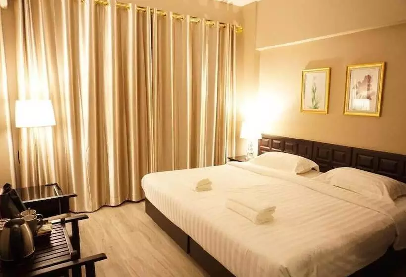 Taris Art Hotel Phrae