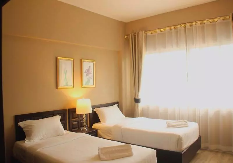 Taris Art Hotel Phrae