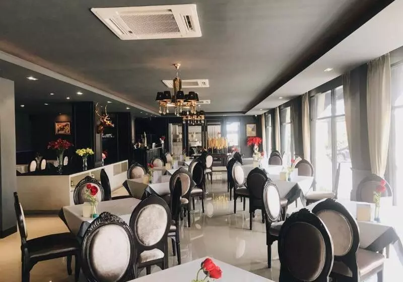 Taris Art Hotel Phrae