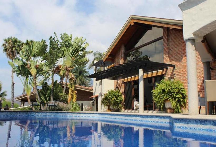 Lindo Ajijic Bed & Breakfast