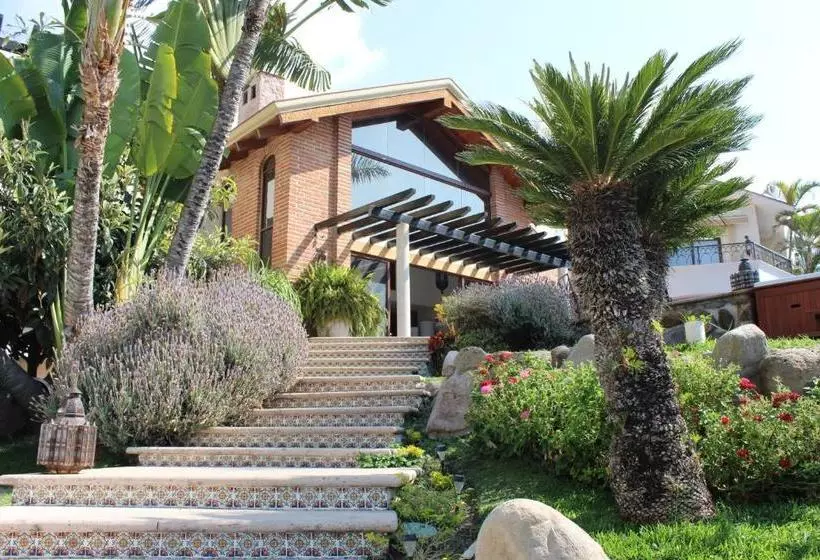 Lindo Ajijic Bed & Breakfast