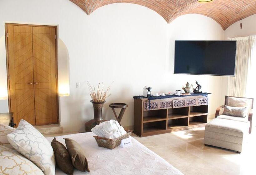 Lindo Ajijic Bed & Breakfast