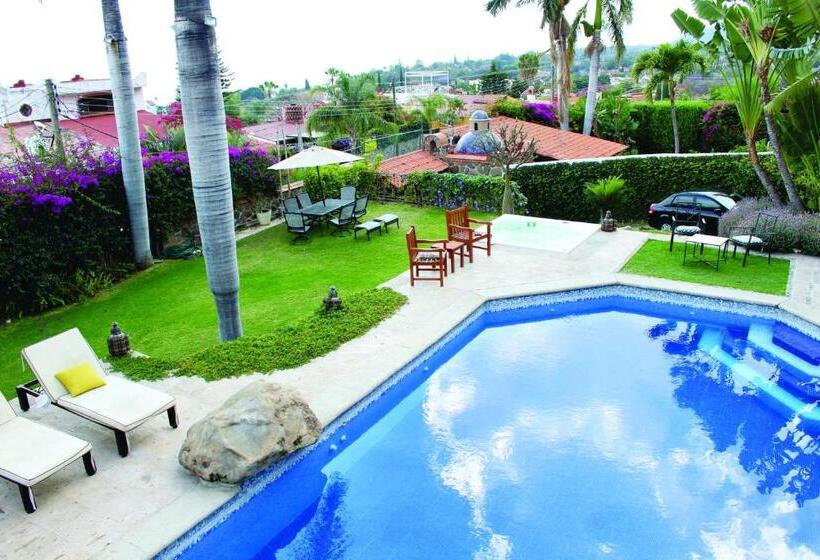 Lindo Ajijic Bed & Breakfast