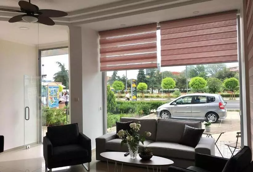 Persani Hotel Free Parking