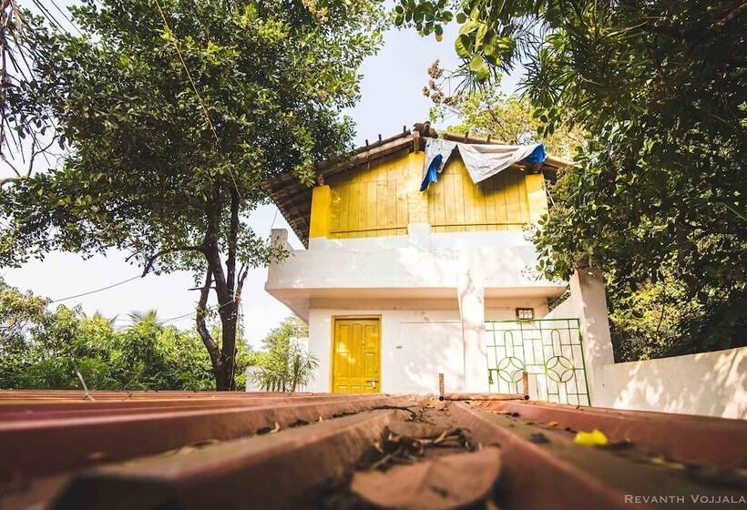 Roadhouse Hostel Arambol Goa