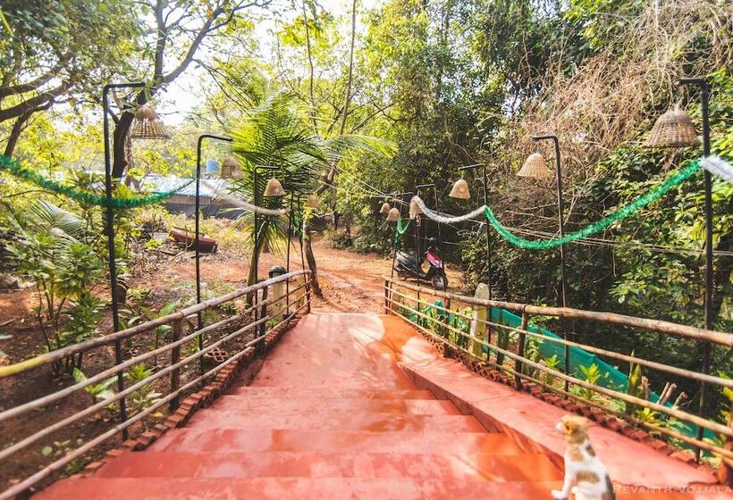 Roadhouse Hostel Arambol Goa