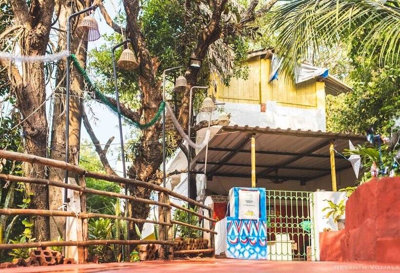 Roadhouse Hostel Arambol Goa