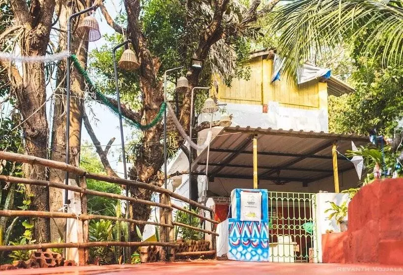 Roadhouse Hostel Arambol Goa