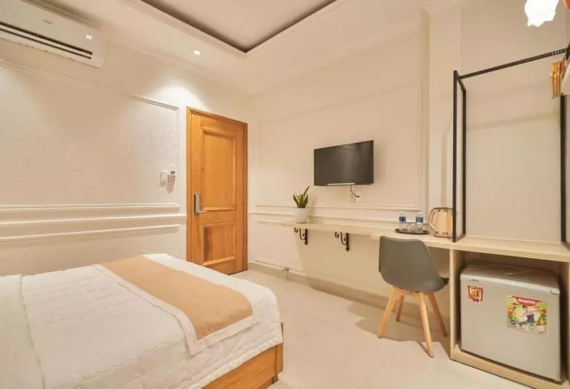 Bin Bin 10   Mimosa Hotel Near Tan Son Nhat Airport