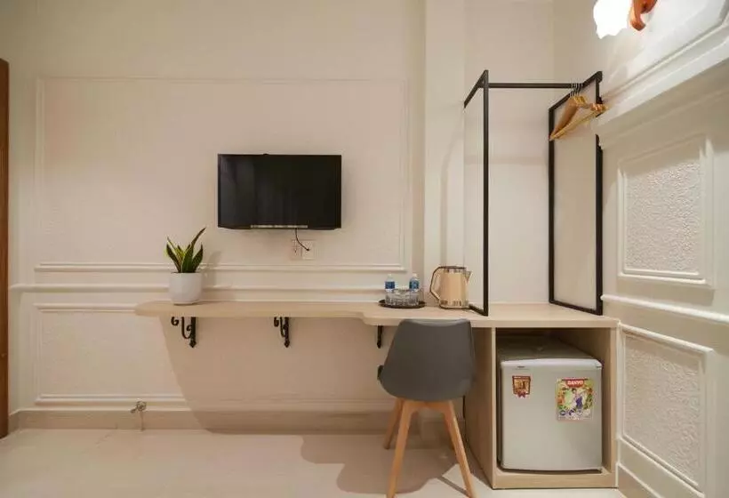 Bin Bin 10   Mimosa Hotel Near Tan Son Nhat Airport