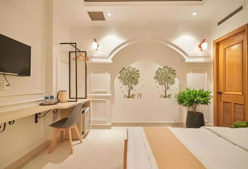Bin Bin 10   Mimosa Hotel Near Tan Son Nhat Airport