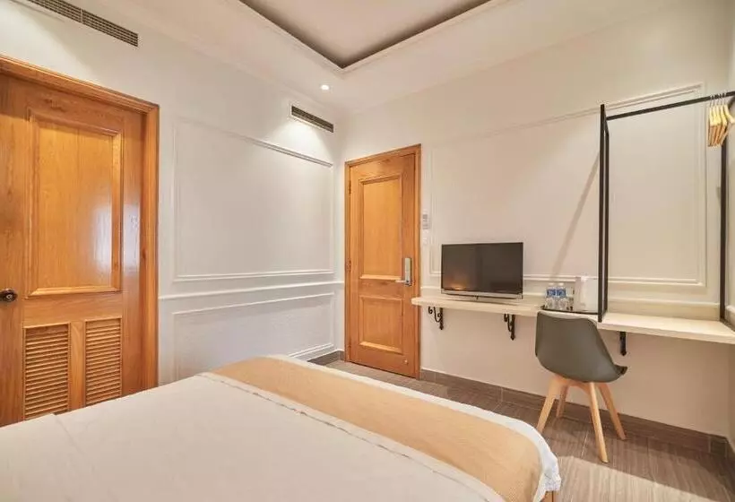Bin Bin 10   Mimosa Hotel Near Tan Son Nhat Airport
