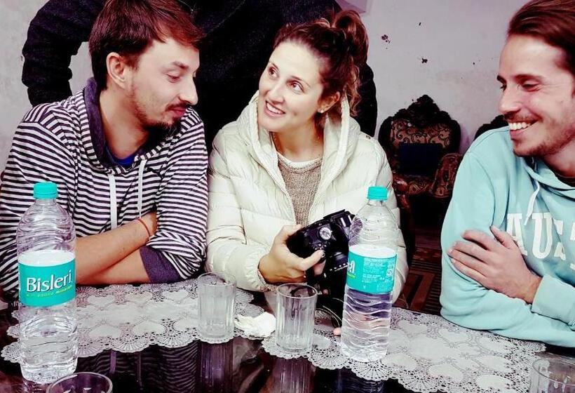 酒店 Anukampa Paying Guest House