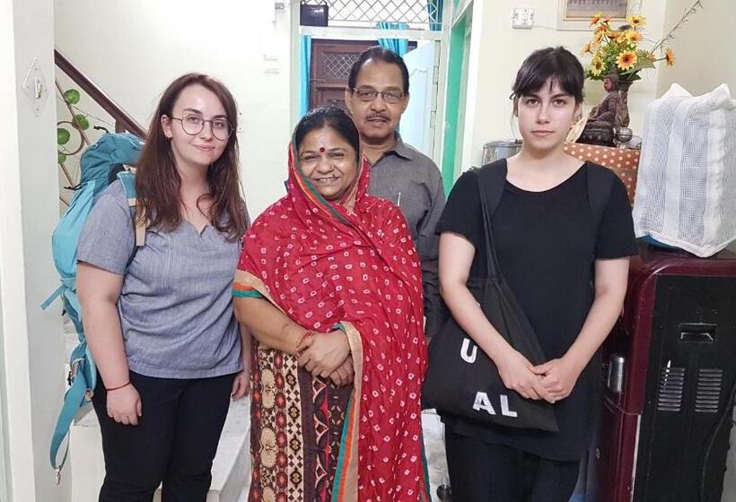 酒店 Anukampa Paying Guest House