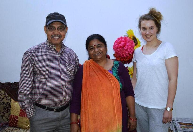 酒店 Anukampa Paying Guest House