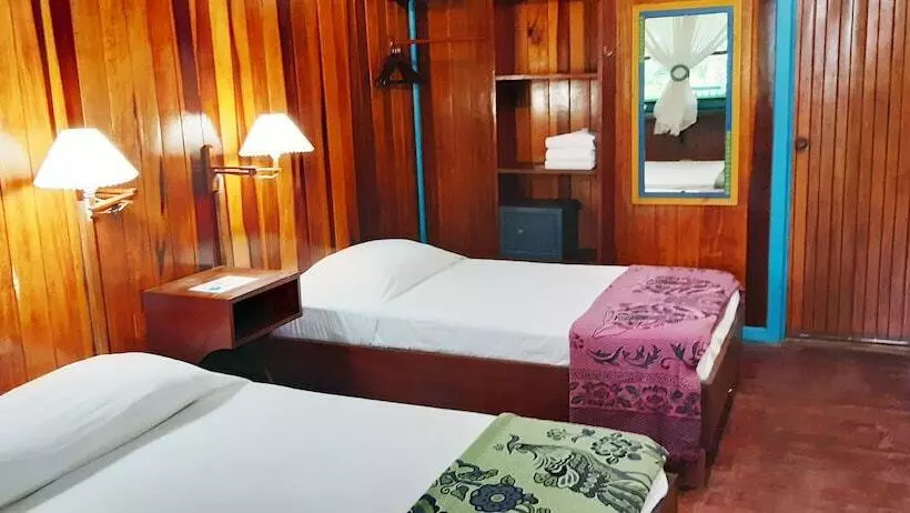 Hotelli Lapalapa Beachfront