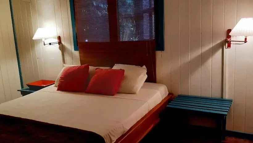 Hotelli Lapalapa Beachfront