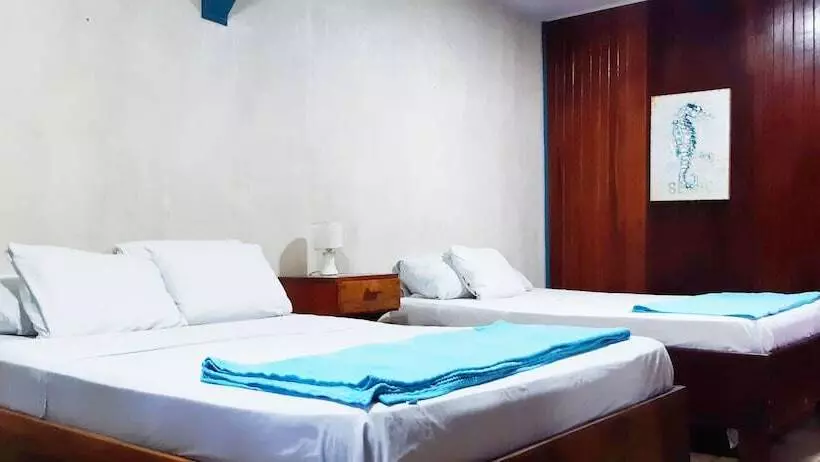 Hotelli Lapalapa Beachfront